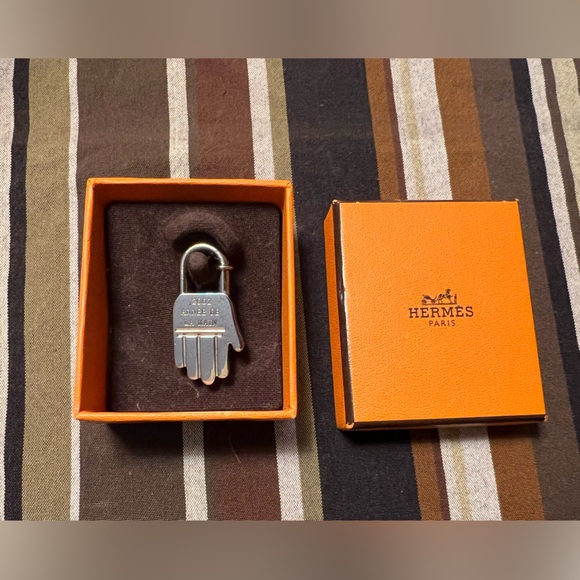 Hermes 2002 Annee Mediterranee Cadena Bag Charm Silver w Box - Picture 1 of 6